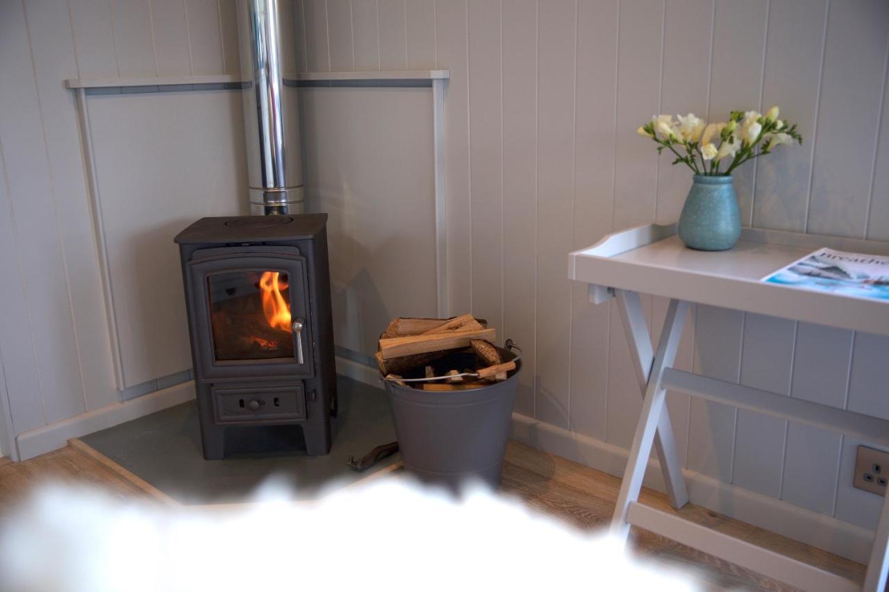 Blatchford Briar - Award Winning Private Shephards Huts With Their Own Secluded Hot Tubs Milton Abbot 외부 사진