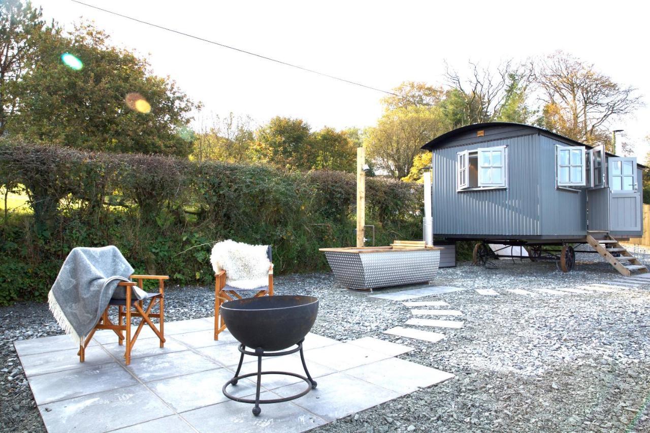 Blatchford Briar - Award Winning Private Shephards Huts With Their Own Secluded Hot Tubs Milton Abbot 외부 사진