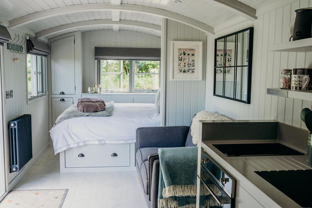 Blatchford Briar - Award Winning Private Shephards Huts With Their Own Secluded Hot Tubs Milton Abbot 외부 사진