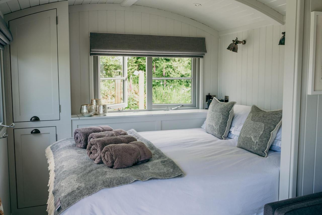 Blatchford Briar - Award Winning Private Shephards Huts With Their Own Secluded Hot Tubs Milton Abbot 외부 사진