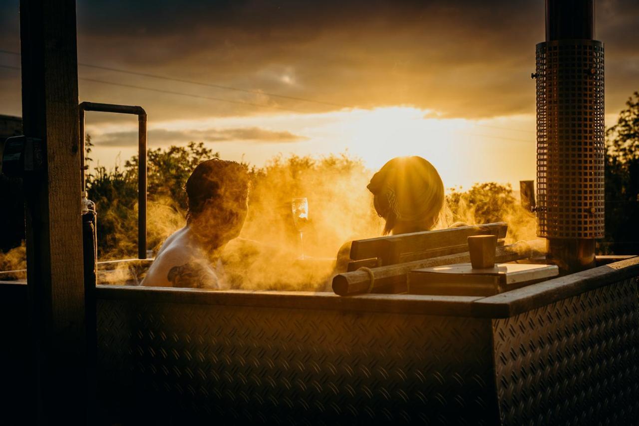Blatchford Briar - Award Winning Private Shephards Huts With Their Own Secluded Hot Tubs Milton Abbot 외부 사진